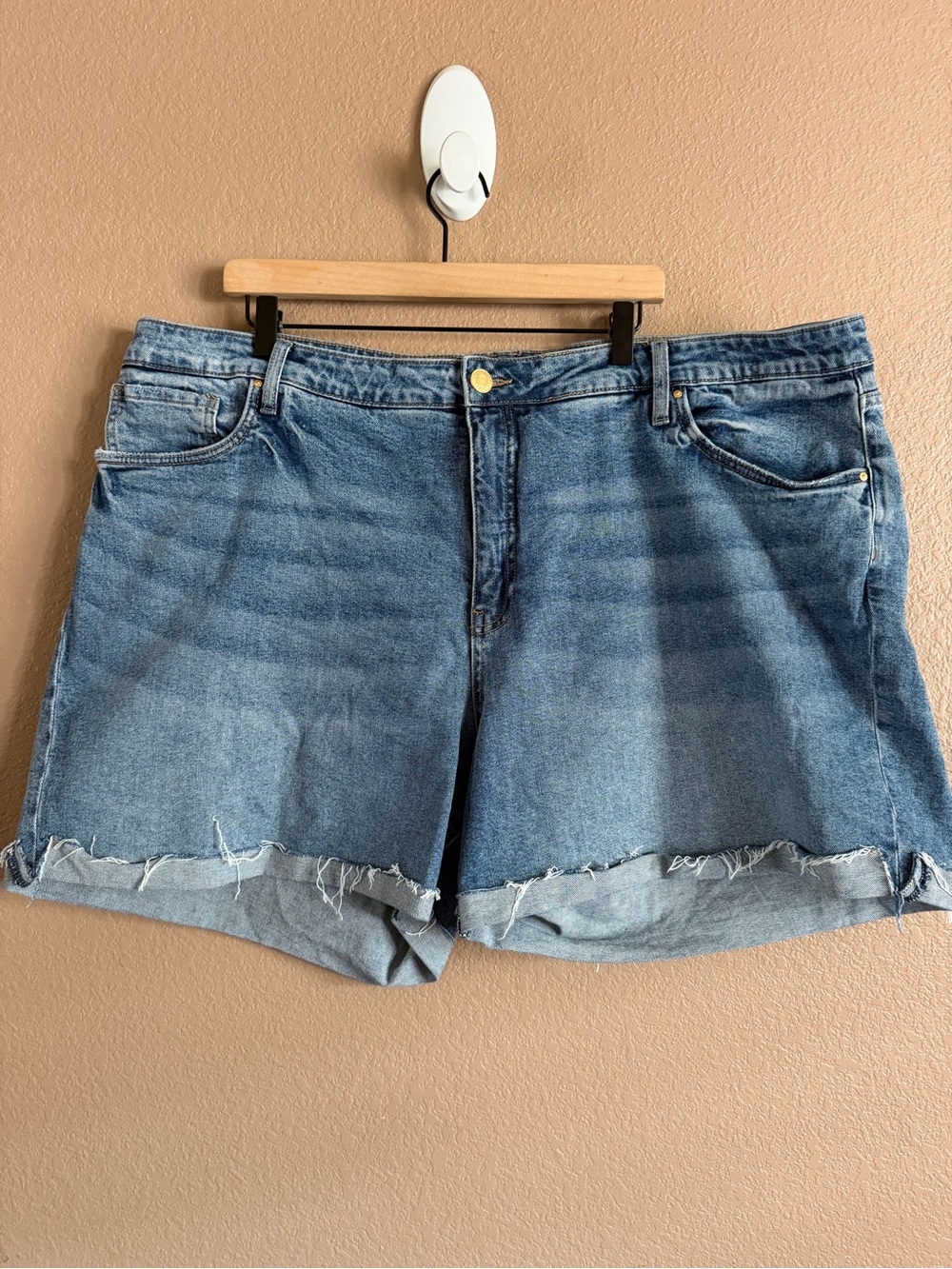 Kut from the Kloth Light Blue Denim Jane High Rise Frayed Hem Shorts Size 22W
